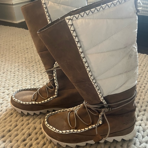 North Face Winter Boots - Picture 4 of 5